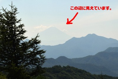 うっすら見える富士山